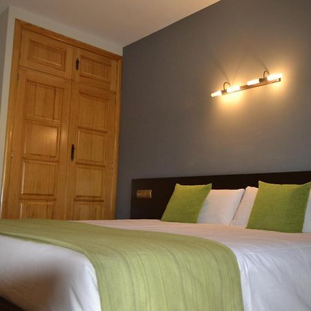 Hotel El Tratado Тордесиляс Екстериор снимка