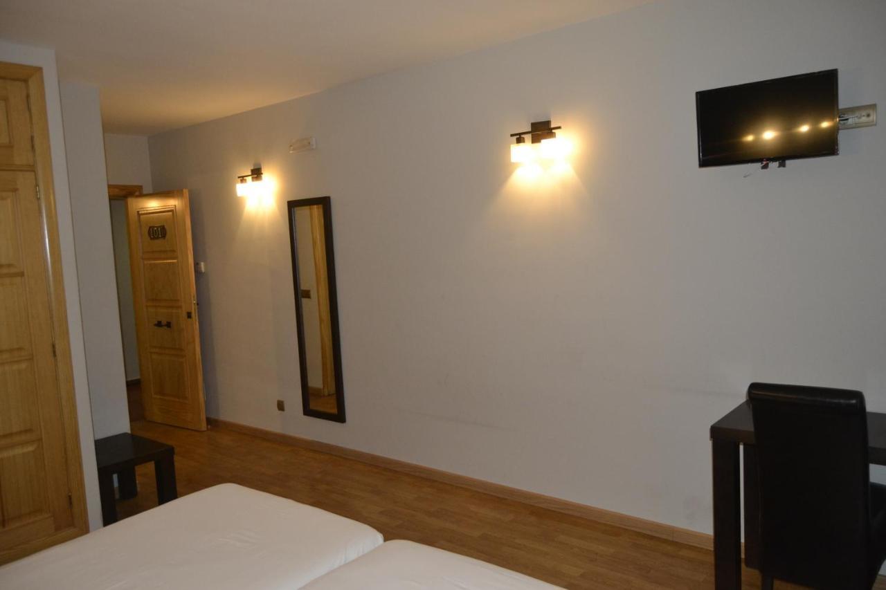 Hotel El Tratado Тордесиляс Екстериор снимка