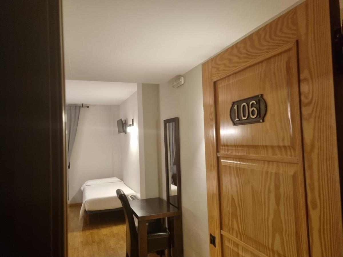 Hotel El Tratado Тордесиляс Екстериор снимка