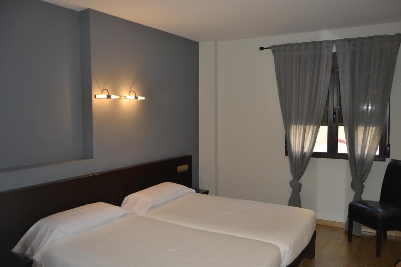 Hotel El Tratado Тордесиляс Екстериор снимка