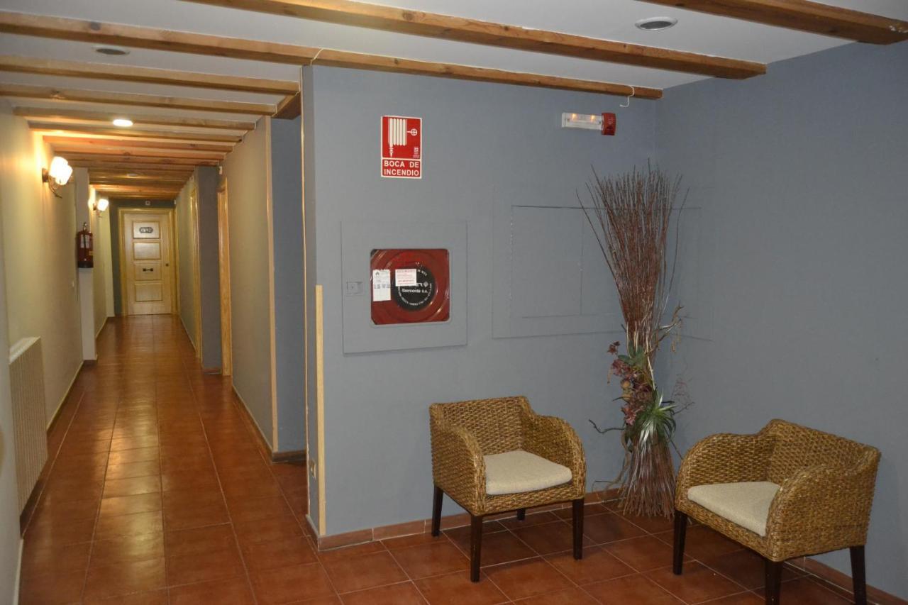 Hotel El Tratado Тордесиляс Екстериор снимка